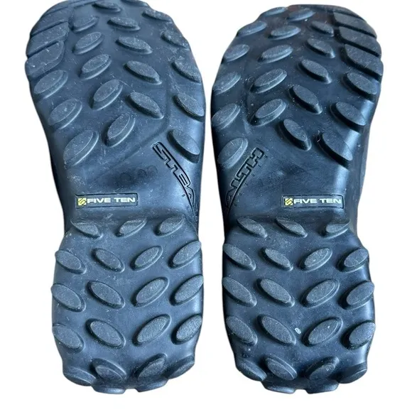 Adidas FIVE TEN - MENS CAMP FOUR TRAILRUNNING SHOES size 9