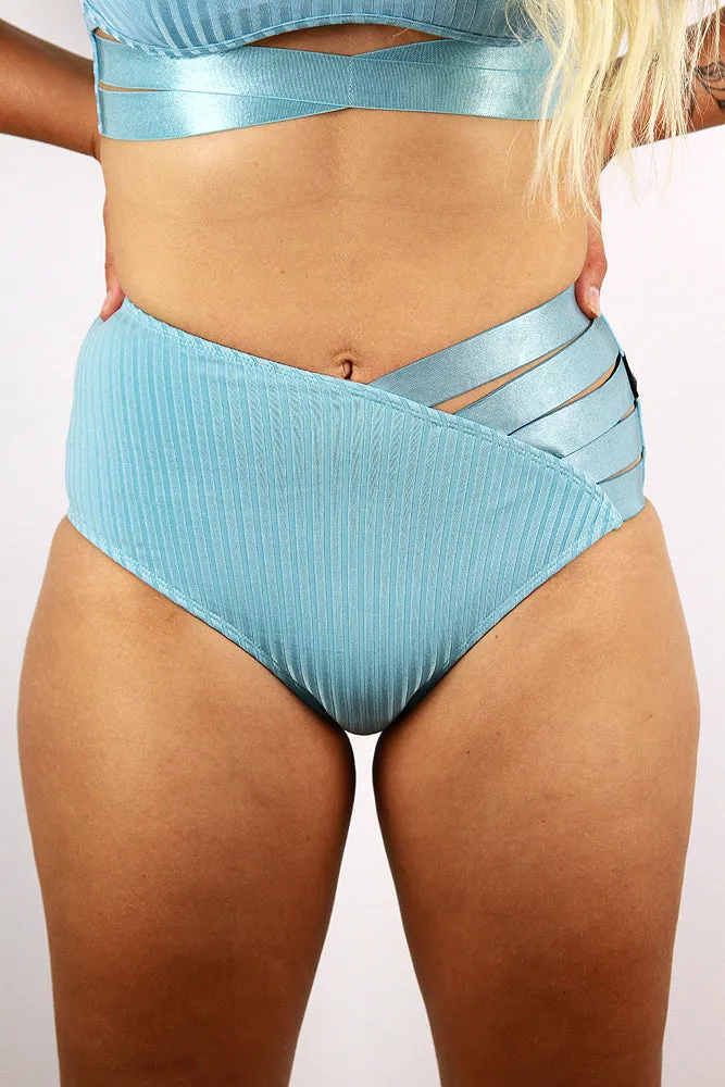 Crystal V Mid Waist Short - White