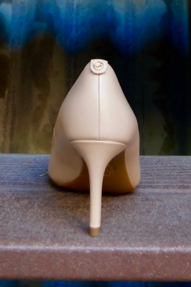 Michael Kors Alina Size 7 only
