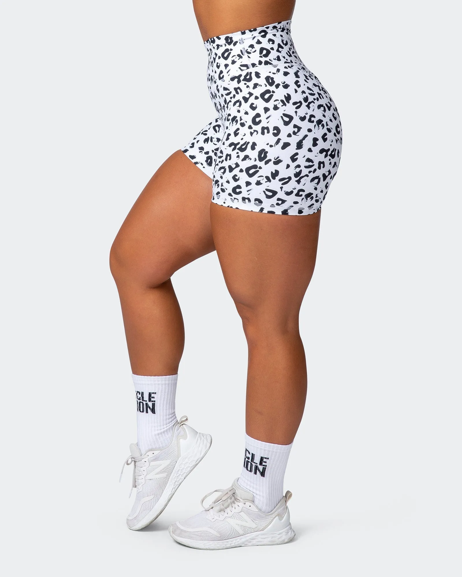 Signature Scrunch Midway Shorts - Snow Leopard