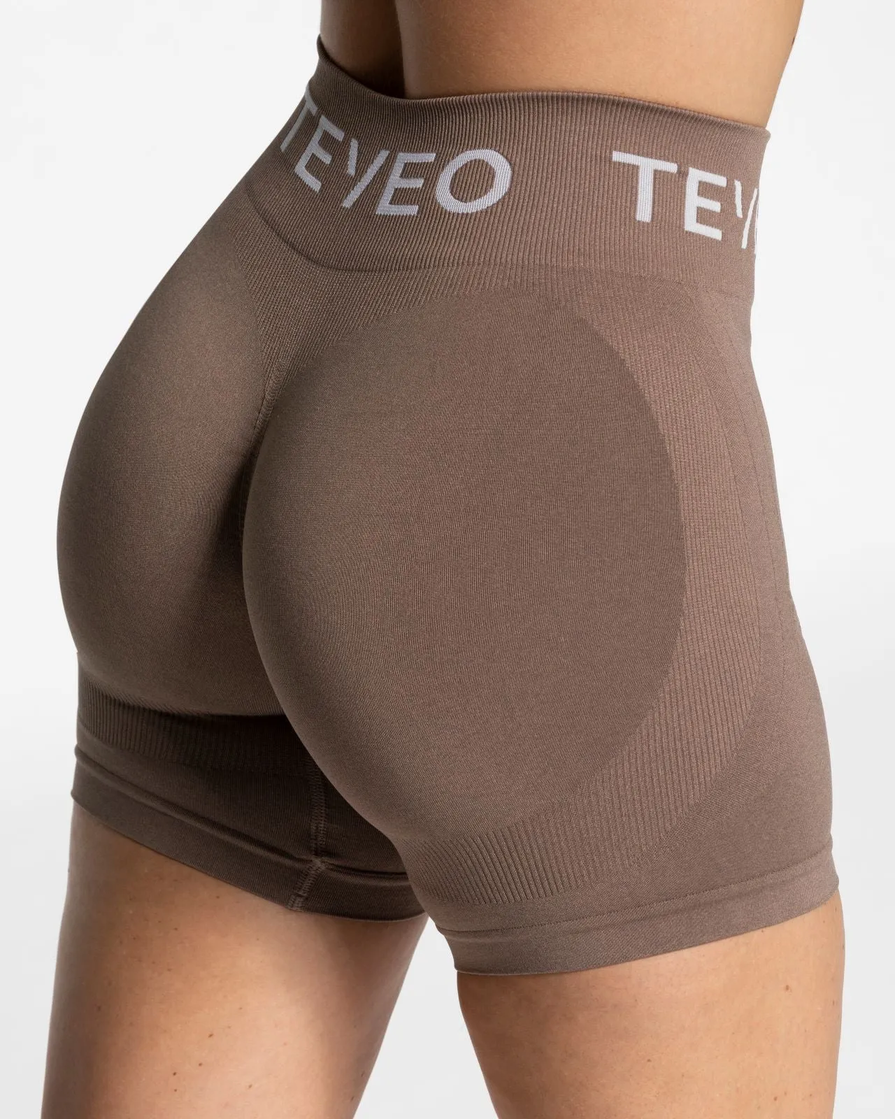 Signature Scrunch Short "Mokka"