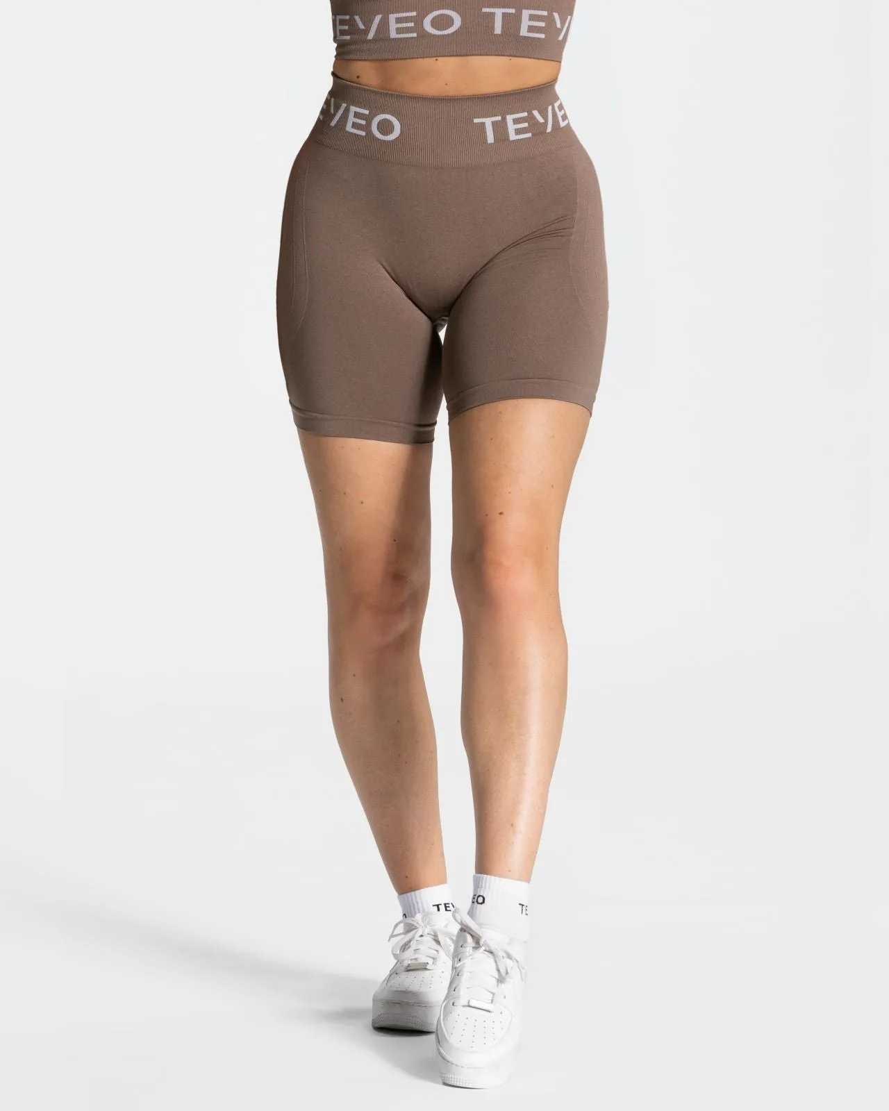 Signature Scrunch Short "Mokka"
