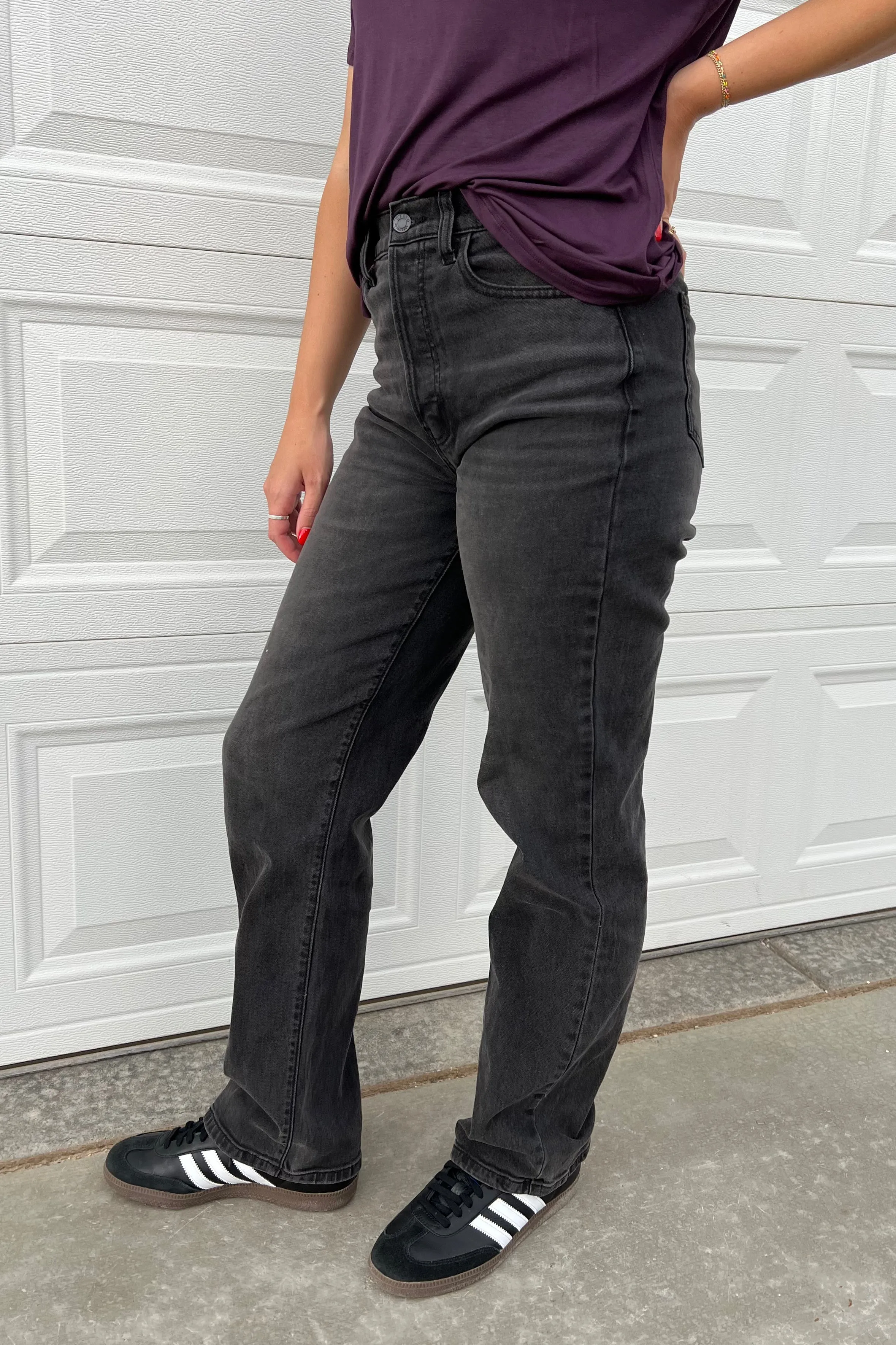 Super High Rise Relaxed Jean - Black