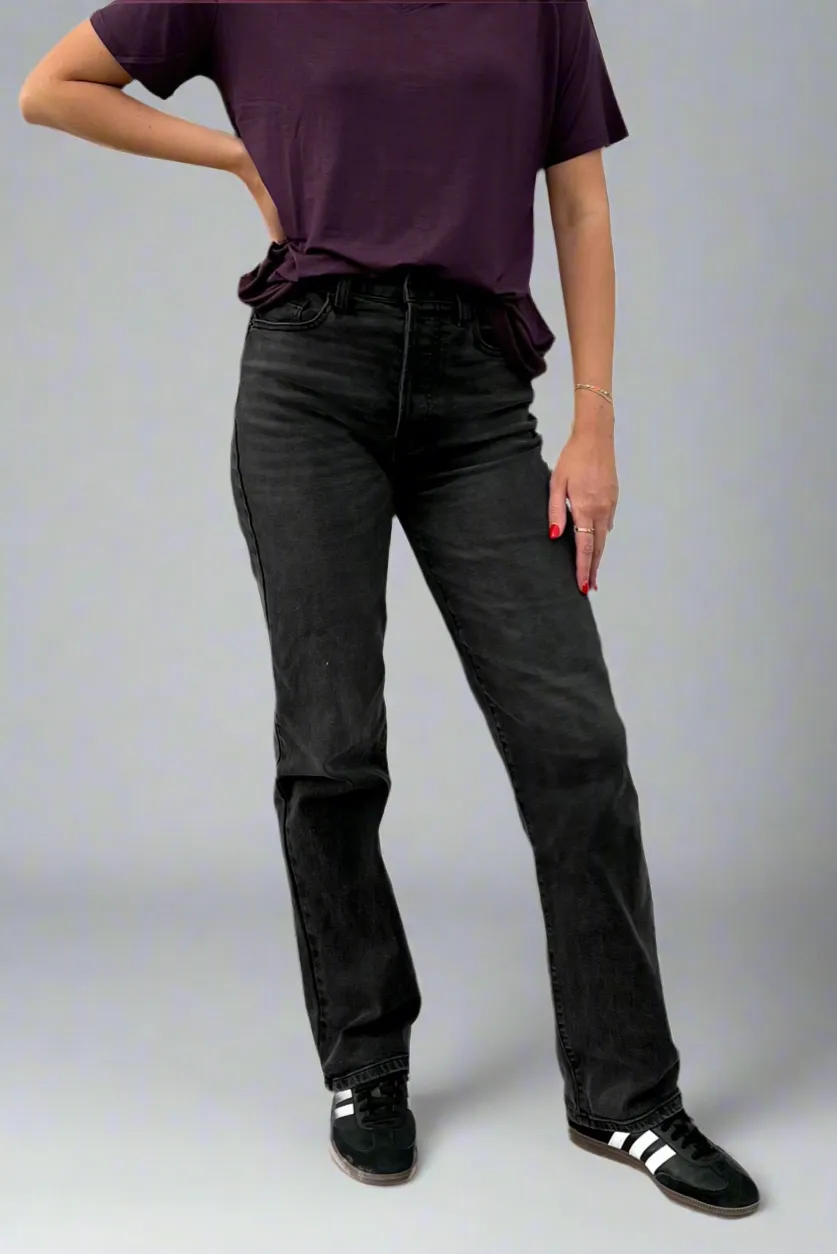 Super High Rise Relaxed Jean - Black